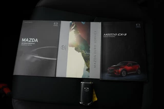Mazda CX-3 Mazda CX-3 2.0 SkyActiv-G Luxury met vaste trekhaak en all-weather banden : dealer onderhouden - afbeelding nr 46