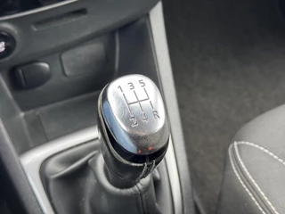 Renault Clio Renault Clio Estate 1.5 dCi Ecoleader Limited 2e Eigenaar,Navi,Clima,Cruise,PDC Achter,LM Velgen,Dealer Onderhouden,N.A.P,APK Tot 02-2026 - afbeelding nr 18