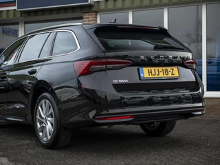 Škoda Octavia Škoda Octavia Combi 1.5 TSI MHEV Business Edition Plus | Matrix LED | Lounge Interieur | Chrome pakket | Stoel-, Stuur- & voorruitverwarming | Navi 13inch | Wireless App-connect | El. achterklep m.sensor | ACC | Winterpakket - afbeelding nr 40