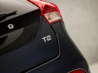 Volvo V40 Automaat (PANORAMADAK, NAVIGATIE, CAMERA, GETINT GLAS, STOELVERWARMING, SPORTSTOELEN, KEYLESS, LED KOPLAMPEN, PARKEERSENSOREN, NIEUWSTAAT) - afbeelding nr 25