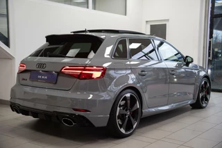 Audi RS3 Audi RS3 2.5 TFSI Quattro 2e Eig Pano CarPlay Carbon B&O Nardo Grey Dealer onderhouden - afbeelding nr 29