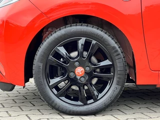 Toyota Aygo Toyota Aygo 1.0 VVT-i X-Cite 5-deurs | Navi | NL auto - afbeelding nr 4