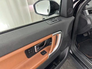 Land Rover Discovery Sport Aut. *PANO | LUXURY-LEATHER | BI-XENON | CAMERA | BLINDSPOT | MEMORY-PACK | NAVI-FULLMAP | MERIDIAN-AUDIO | ECC | PDC | CRUISE | SHIFT-PADDLES | LANE-ASSIST | 20