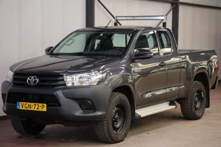 Toyota Hilux - 34251802-0