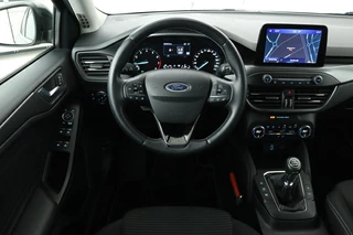 Ford Focus Ford Focus 1.0 EcoBoost Titanium | Trekhaak | Camera |  Full LED | Navigatie | Keyless | Park Assist | Climate control | Getint glas - afbeelding nr 3