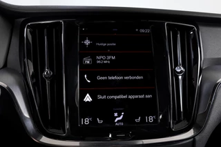Volvo V60 Volvo V60 2.0 B3 163 PK Essential Edition - Automaat | Dig. Cockpit | Cruise | Stoel-+Stuurverw. | PDC | NAV + App. Connect | ECC | Elek. Klep | DAB | LM 17