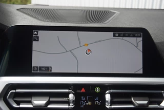 BMW 3 Serie BMW 3 Serie 320i M-Sport High Executive Leer/LED/Navi/Camera - afbeelding nr 19
