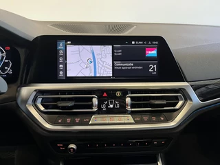 BMW 3 Serie BMW 3-serie Touring 320e Sportline Aut-8 Panoramadak HUD Laser Licht Adaptive Cruise Trekhaak Leder Navi PDC VA - afbeelding nr 16