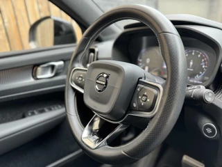 Volvo XC40 Volvo XC40 1.5 T5 Twin Engine R-Design Automaat | Achteruitrijcamera | LED verlichting | Trekhaak uitklapbaar | Stoelverwarming | Climate control | Cruise control adaptief | Dode hoek detectie | Getint glas | Parkeersensoren voor en achter - afbeelding nr 55