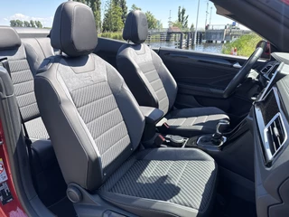 Volkswagen T-Roc Volkswagen T-Roc Cabrio 1.5 TSI 150PK DSG R-LINE SPORT LEDER/NAVI/CARPLAY - afbeelding nr 21