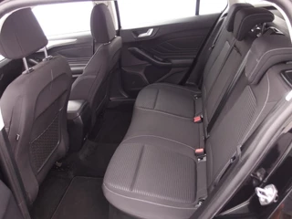 Ford Focus AUTOMAAT / TREKHAAK / FULL LED / KEYLESS / CARPLAY / NAVI / CLIMA / PDC / NL-AUTO - afbeelding nr 38