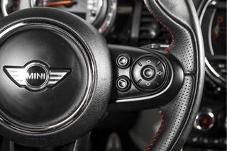 MINI Cooper MINI Cooper 1.5 135 PK Chili - JCW Trim | Cruise | Stoel-+Voorruitverw. | PDC | NAV | ECC | LM 17