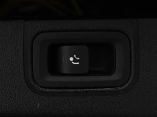Mercedes-Benz A-Klasse Mercedes-Benz A-klasse 250e Business Solution Luxury | Leder | Stoelverwarming | Trekhaak | Camera | Navigatie | Full LED | Park Assist | Climate control | Widescreen - afbeelding nr 14