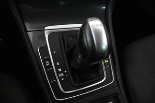 Volkswagen Golf Volkswagen Golf 1.0 TSI Comfortline Automaat (NAVIGATIE, CARPLAY, STUURBEDIENING, PARKEERSENSOREN, CLIMA) - afbeelding nr 20