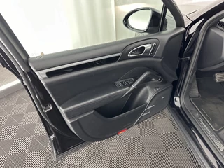 Porsche Cayenne Aut. *PANO | LUXURY-LEATHER | BI-XENON | SPORT-CHRONO | MEMORY-PACK | BOSE-SOUND | AIR-SUSPENSION | HEATED-SPORT-SEATS | NAVI-FULLMAP | DAB+ | CAMERA | SHIFT-PADDLES | TOWBAR | 21''ALU * - afbeelding nr 24