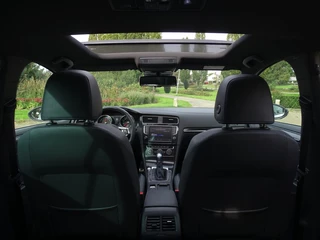 Volkswagen Golf Volkswagen Golf TSI GTE 245PK / GTI R Perf. ed. / LED - afbeelding nr 9