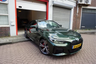 BMW 4 Serie BMW 4 Serie Coupé M440i xDrive High Executive | M-SPORT | SAN REMO GRUN | Panoramadak | Harman Kardon | Head Up Display | Adaptieve demping | APPLE CarPlay | 360 graden Camera - afbeelding nr 4