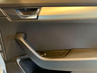 Škoda Superb Skoda Superb Combi 2.0 TDI Laurin & Klement Pano 190pk DSG - afbeelding nr 47