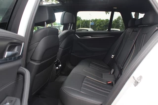 BMW 5 Serie BMW 5 Serie Touring 530e Business Ed. M Sport / Trekhaak / Panoramadak / Head-up / 19'' / Laser LED / Sfeerverlichting / Leder / Safety-pack / Stuurverwarming / Cruise Control - afbeelding nr 11