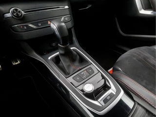 Peugeot 308 Peugeot 308 1.2 PureTech GT-line Automaat (NAVIGATIE, CAMERA, KEYLESS, MASSAGE, STOELVERWARMING, CAMERA, SPORTSTOELEN, LEDER/ALCANTARA, GETINT GLAS, NIEUWE APK, NIEUWSTAAT) - afbeelding nr 10