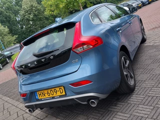 Volvo V40 Volvo V40 2.0 D2 R-Design Business | Origineel NL | Navi | Bi-Xenon | Clima | Cruise | Leder+Alcantara | Stoelverwarming | Pdc | Licht+Regensensor | 16''lm | Voorruitverwarming - afbeelding nr 36