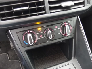 Volkswagen Polo Volkswagen Polo 1.0 Trendline URANO GREY / AIRCO / BLUETOOTH / LIMITER / ELEK RAMEN / NL-AUTO - afbeelding nr 10