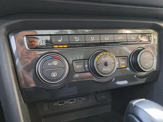 Volkswagen Tiguan Volkswagen Tiguan 1.5 TSI 150 Pk ACT Highline Dsg-7 Pano Digitaal dashboard - afbeelding nr 16