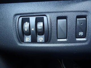 Renault Clio Renault Clio 0.9 TCE LIMITED NAVI BLUETOOTH PDC LICHTMETAAL - afbeelding nr 31