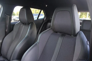 Peugeot 2008 Peugeot 2008 1.2 130PK GT-LINE | NAVIGATIE 10