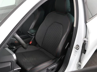 SEAT Leon SEAT Leon 1.5 eTSI FR Intens | Stoel & stuurverwarming |  Trekhaak | Adaptive cruise | Navigatie | Parkeerhulp | Full LED - afbeelding nr 5