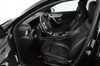 Mercedes-Benz A-Klasse Mercedes-Benz A-klasse 200 AMG | Panoramadak | Carplay |  Stoelverwarming | Keyless | Leder/Alcantara | Camera | Sfeerverlichting | Widescreen | Full LED - afbeelding nr 4