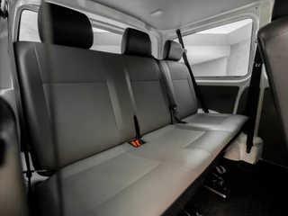Volkswagen Transporter Volkswagen Transporter Kombi 2.0 TDI L1H1 Comfortline 9 Persoons (APPLE CARPLAY, TREKHAAK, PARKEERSENSOREN, GETINT GLAS, ELEK RAMEN, NIEUWE APK, NIEUWSTAAT) - afbeelding nr 15