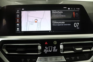BMW 3 Serie BMW 3-serie Touring 320i High Executive (PANORAMADAK, TREKHAAK WEGKLAPBAAR, CAMERA, NAVIGATIE, NL-AUTO, DEALER ONDERHOUDEN) - afbeelding nr 15