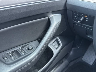 Volkswagen Passat Volkswagen Passat Variant 1.4 TSI DSG GTE PANO-DAK/LEDER/TREKHAAK/360CAMERA/AMBIENTE+ - afbeelding nr 18