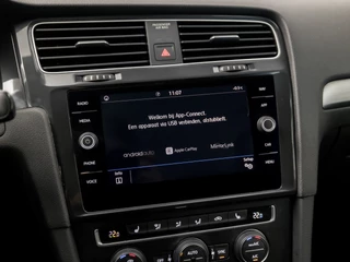 Volkswagen Golf Automaat (APPLE CARPLAY, GROOT NAVI, CLIMATE, CAMERA, STOELVERWARMING, SPORTSTOELEN, ADAPTIVE CRUISE, DAB+, NIEUWE APK, NIEUWSTAAT) - afbeelding nr 24