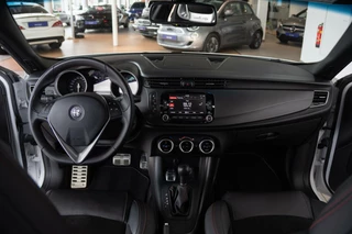 Alfa Romeo Giulietta Alfa Romeo Giulietta 1.750 Turbo Veloce QV 240PK 2e Eig Carbon Panoramadak Kuipstoelen CarPlay Stoelverw. Full option - afbeelding nr 17