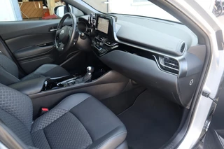 Toyota C-HR Toyota C-HR 1.8 Hybrid Dynamic Plus Dodehoek/Winterpakket/Parkeersensoren - afbeelding nr 17