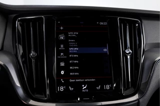 Volvo V60 Volvo V60 2.0 B3 163 PK Essential Edition - Automaat | Dig. Cockpit | Cruise | Stoel-+Stuurverw. | PDC | NAV + App. Connect | ECC | Elek. Klep | DAB | LM 17