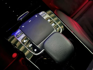 Mercedes-Benz A-Klasse Mercedes A-klasse 180 AMG Matgrijs Sfeerverlichting Carplay - afbeelding nr 55