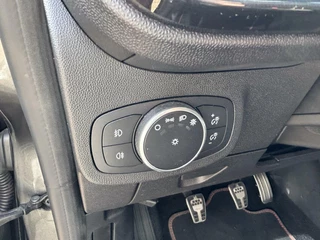 Ford Fiesta Ford Fiesta 1.0 EcoBoost ST-Line 100PK Winterpack Panodak Cruise Navi Climate Carplay Full-LED Parkeersensoren Achter Privacy Glass 18'' Inch Velgen *Sportief* - afbeelding nr 25