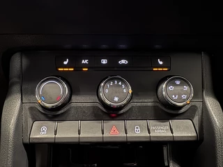 Škoda Karoq Škoda Karoq 1.5 TSI ACT Style 150PK Automaat | Carplay | Stoelverwarming | Cruise control - afbeelding nr 16