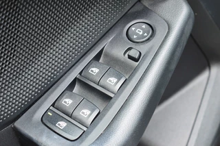 BMW 1 Serie BMW 1 Serie 120i High Executive Rijklaarprijs-Garantie Navigatie Led Sport interieur Airco - afbeelding nr 28