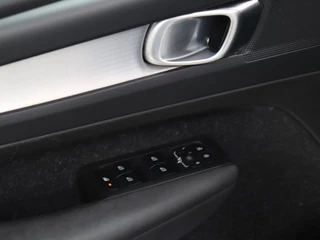 Volvo XC40 Volvo XC40 1.5 T5 Twin Engine Momentum Pro [APPLE CARPLAY, DIGITAL DASH, CRUISE CONTROL,  SCHUIFKANTELDAK, STUURVERWARMING, STOELVERWARMING V+A,  PDC ACHTER,  ELEKTRISCHE ACHTERKLEP, NAVIGATIE, NIEUWSTAAT] - afbeelding nr 20