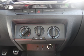 Škoda Fabia Škoda Fabia 1.2 TSI MONTE CARLO Climate Cruise Panorama 16LM Black Top!! - afbeelding nr 23