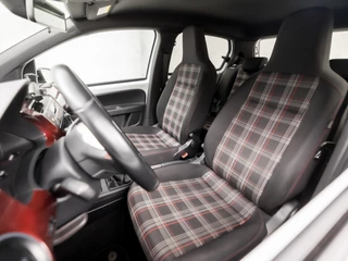 Volkswagen up! (STOELVERWARMING, BLUETOOTH, SFEERVERLICHTING, GETINT GLAS, SPORTSTOELEN, LM VELGEN, STUURWIEL MULTIFUNCTIONEEL, NIEUWE APK, NIEUWSTAAT) - afbeelding nr 13