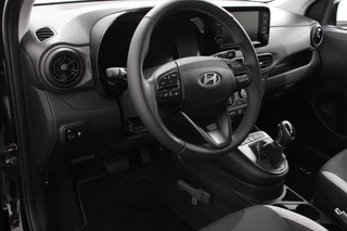 Hyundai i10 Hyundai i10 1.0 Automaat Comfort 5-zits | Navigatie | Apple Carplay/Android Auto | Cruise Control | DAB | Airco - afbeelding nr 9