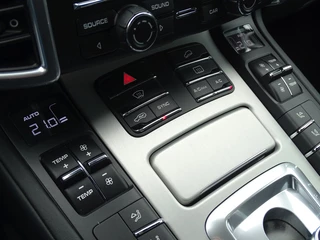Porsche Cayenne Porsche Cayenne 3.0 S 509PK E-Hybrid / Sport Design / LED - afbeelding nr 28