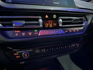 BMW 1 Serie BMW 1-serie 118i M-Sport *Carplay*Camera* - afbeelding nr 22