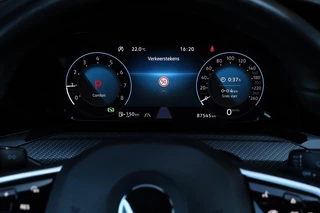 Volkswagen Golf Volkswagen Golf 8 1.5 eTSI / 3x R-Line / DSG / DAB / CarPlay / Navi / 150pk / LED / 18