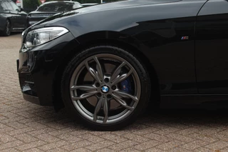 BMW 2 Serie BMW 2 Serie Cabrio M240i xDrive High Exe. M Sport / Camera / Leder / Harman Kardon / 18'' / Keyless / Navigatie / Stuurverwarming / DAB / Windscherm / Stoelverwarming / Cruise Control - afbeelding nr 16